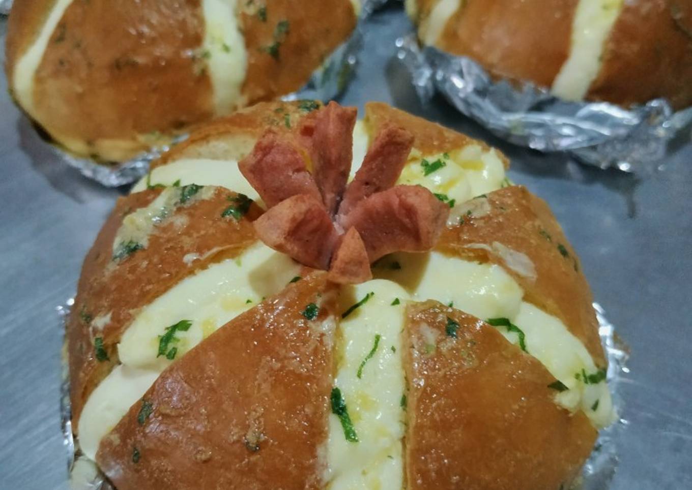 Korean Garlic Cheese Bread