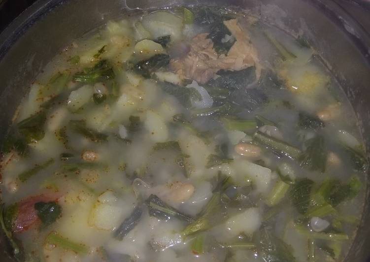 Caldo Gallego