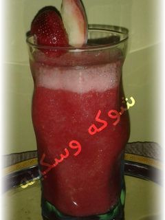 صورة لوصفة سموزي الفراوله والخوخ