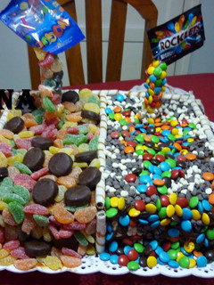 Una foto de Torta ricas golosinas cumpleaños