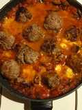 Poêlée d'aubergines tomate mozzarella et boulettes de viande