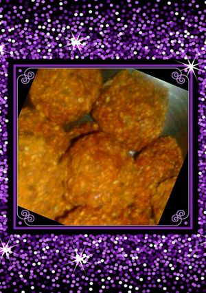 A picture of Til gur ke ladoo.
