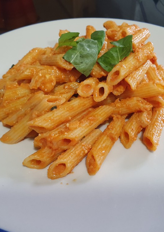 Una foto de Macarrones con tomate picantes (picante es opcional)