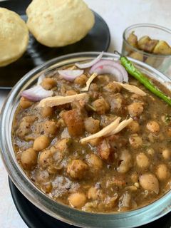 पिंडी छोले (Pindi chole recipe in hindi) रेसिपी मुख्य फोटो