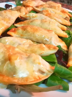 Una foto de Empanadillas de gambas y champiñones