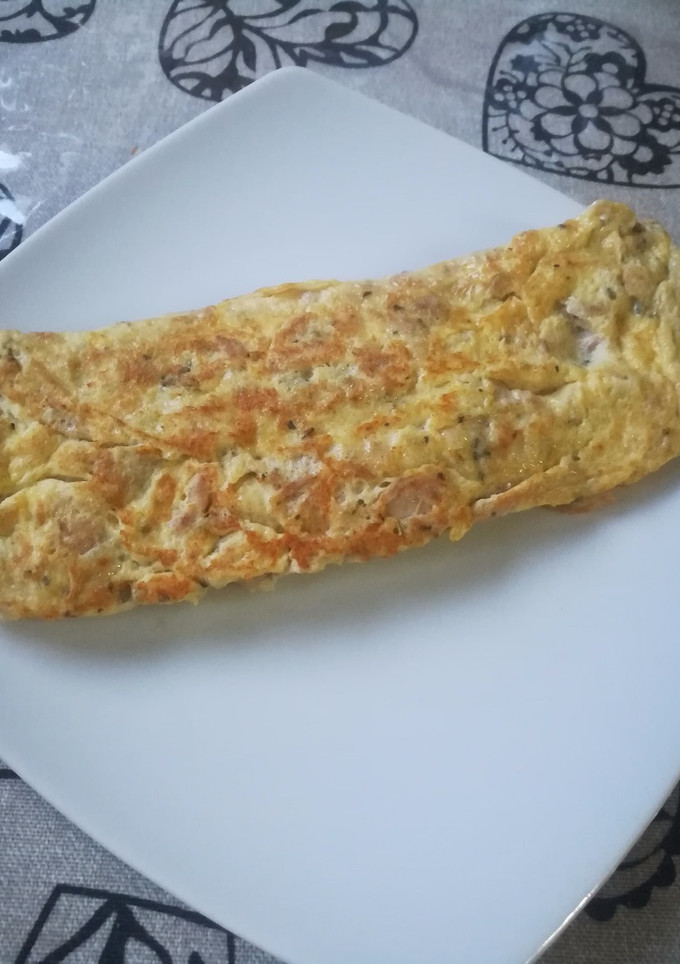 Una foto de Tortilla francesa con atún