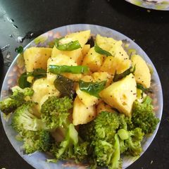 A picture of Steam Paneer 😋 Idli.