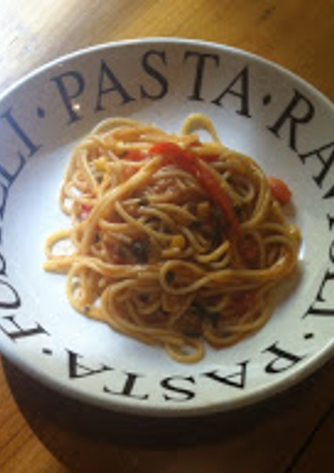 Una foto de Spaghetti en salsa de vino rosado