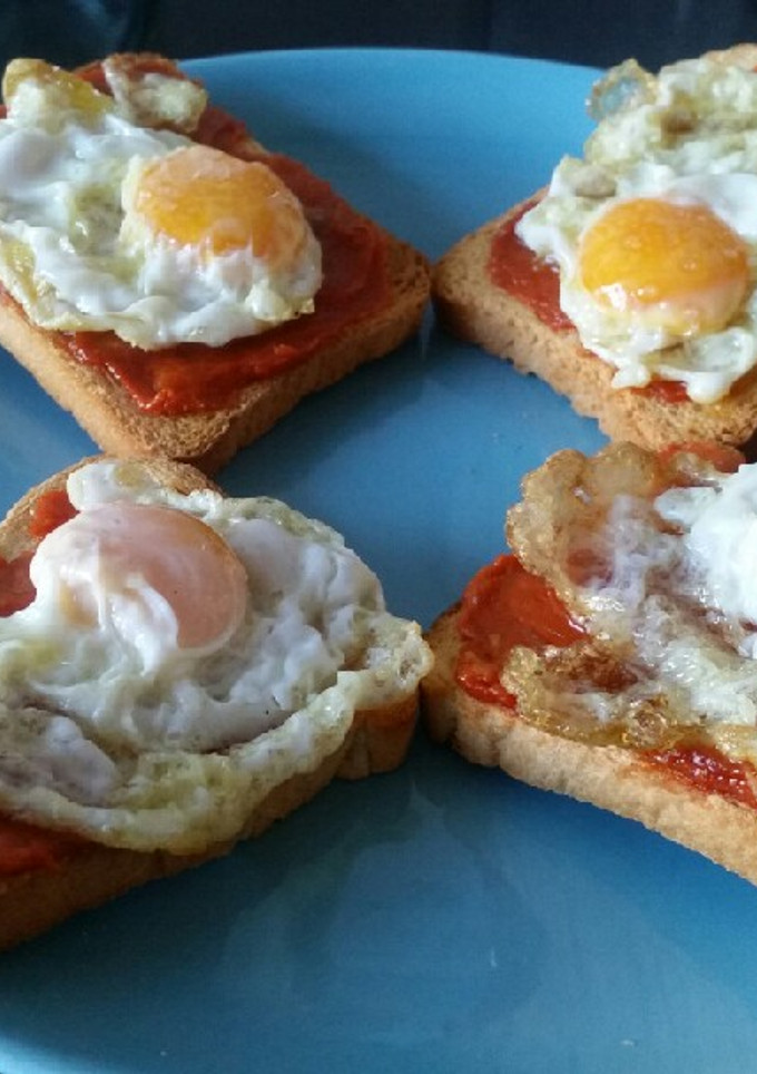 Una foto de Tostadas Nido de codorniz