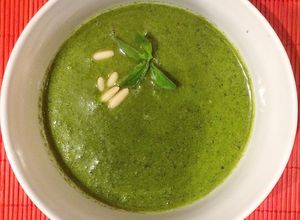 Una foto de Pesto de albahaca con piñones
