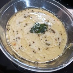 A picture of Coconut chutney.