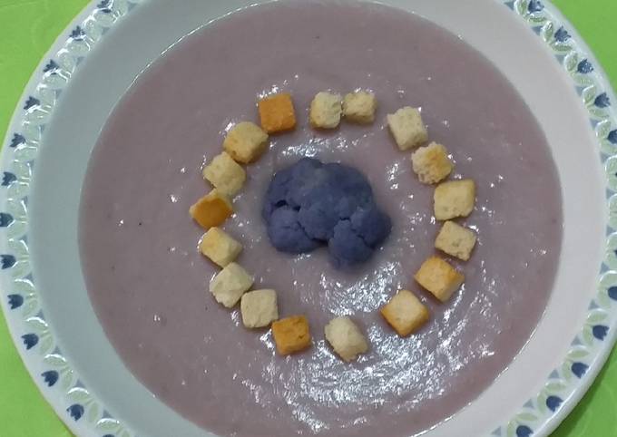 Modo semplice a Preparare Fatto in casa super veloce Zuppa di cavolo viola e patate