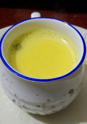 हळद दूध (haldi dudh recipe in marathi) रेसिपी चे मुख्य फोटो 