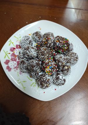 صورة لوصفة كرات الشوكولاتة وجوز الهند