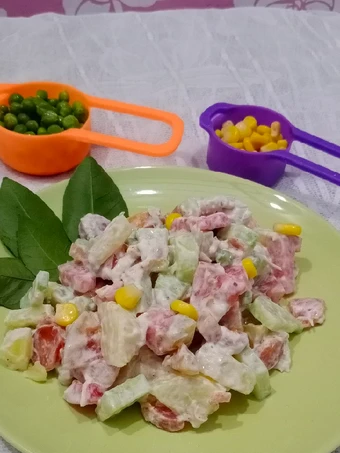 Simple Way Prepare Recipe Colourful salad that is Delicious, Can Spoil the Tongue}