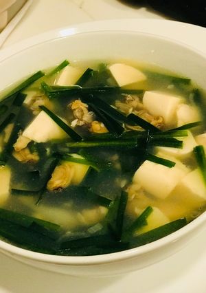 Hình của món Canh nghêu giải nhiệt mùa hè. Không cần bất cứ một loại phụ gia nào canh vẫn ngọt.