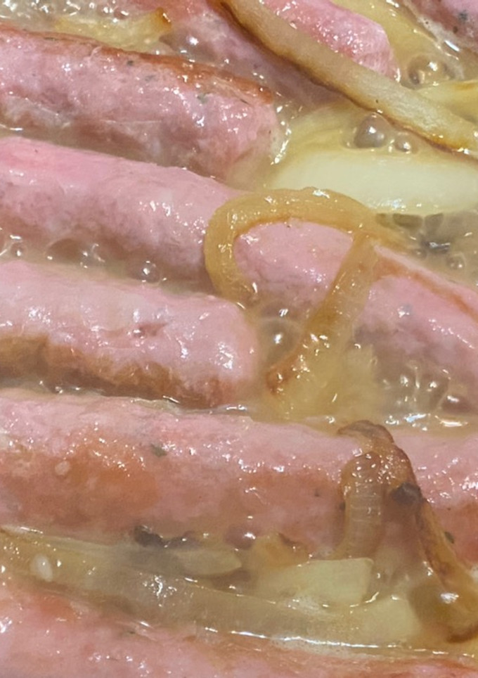 Una foto de Salchichas al vino