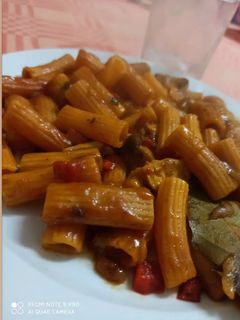 Una foto de Guiso de pasta con pollo