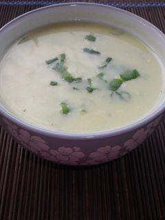 Újhagymás tojáskrémleves recept fotója