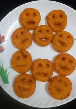 पोटैटो स्माइली(Potato smiley recipe in Hindi) रेसिपी मुख्य फोटो