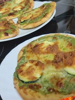 O poză a rețetei Mini pizza din dovlecel.