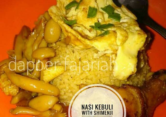 Nasi kebuli ayam with shimenji mushroom