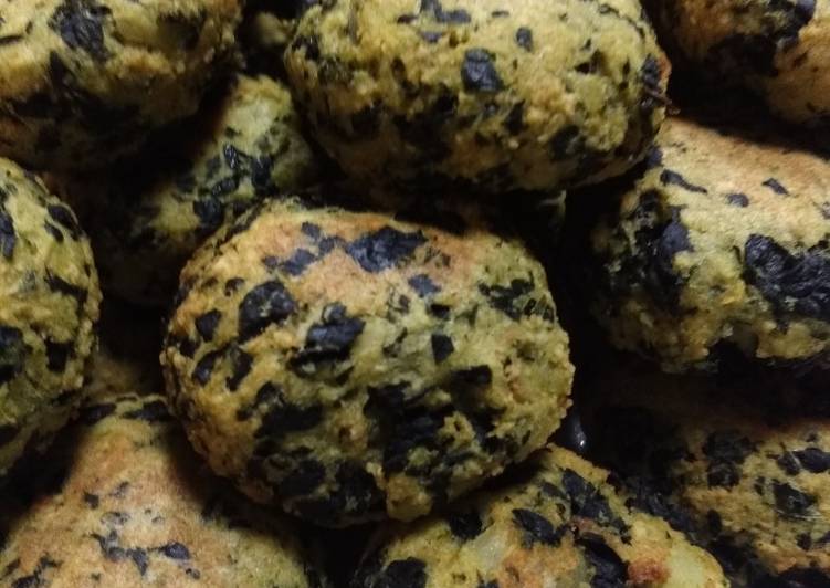 Ricetta Polpette Di Patate E Cavolo Nero Ladispensadigennaio Di Cuocarmonica Cookpad