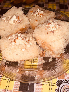 தேங்காய் ரவை கேக் (Thenkaai rvai cake recipe in tamil) செய்முறை முக்கிய புகைப்படம்