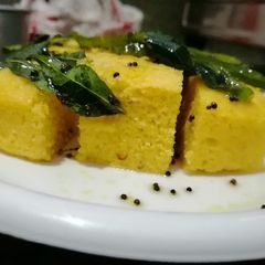 A picture of Yummy dhokla.