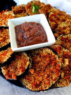 Una foto de Berenjenas crujientes al horno {receta vegana y baja en calorías}