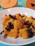 Gnocchi di fagioli con crema di zucca e pancetta affumicata