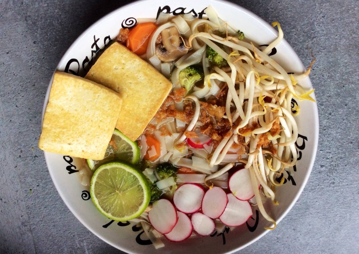 Vegan pho (Vietnamese noodle soup)