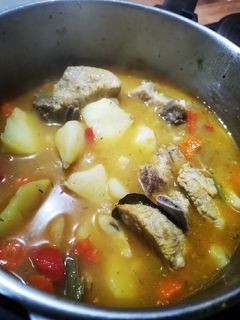 Una foto de Patatas Guisadas con Costillas