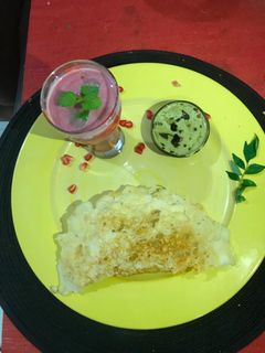 झटपट खुसखुशीत रवा डोसा (Rava Dosa recipe in marathi) रेसिपी चे मुख्य फोटो