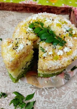 A picture of Suji ka khaman dhokla cake.