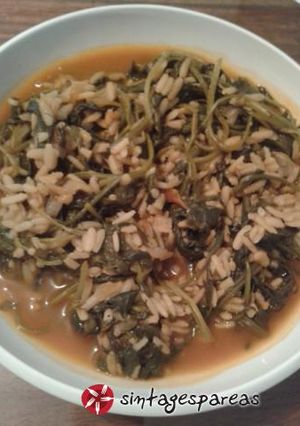 A picture of Spanakorizo with brown rice.