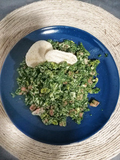 Foto principal de Huevos revueltos con espinaca y jamón