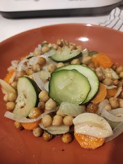 Una foto de Garbanzos al horno con verduritas