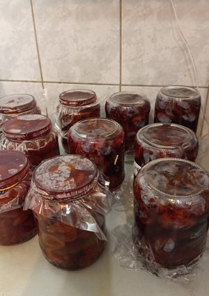 Szilva befőtt egyszerűen télire recept fotója