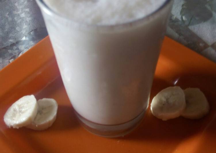 Steps to Prepare Banana shake in 17 Minutes for Mom