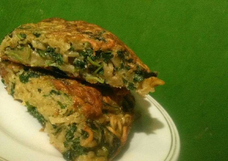 Omlet mie bayam/martabak mie