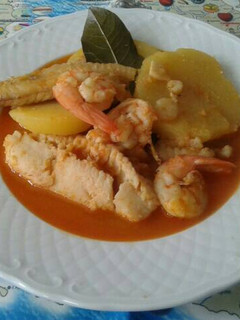 Una foto de Suquet de pescada, cola de rape y langostinos