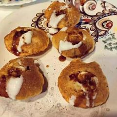 A picture of Dahi wale golgappe.