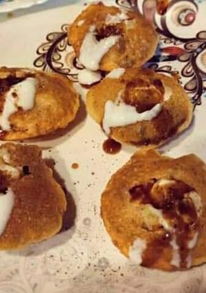A picture of Dahi wale golgappe.