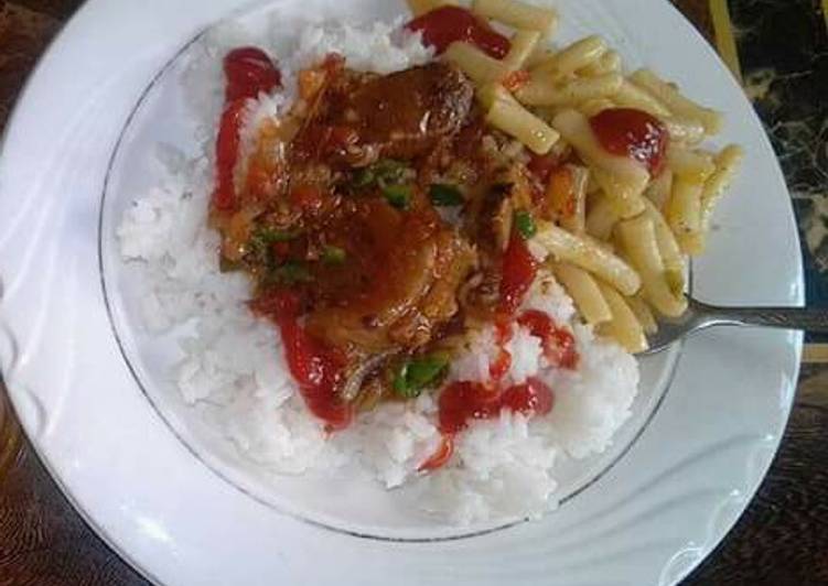 Plain boiled Rice, Beef Stew with chips