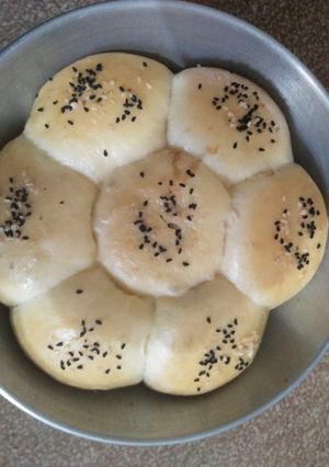 A picture of Chicken buns.