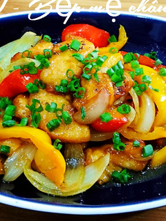 Hình của món Ức gà xào chua ngọt.