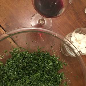 Ensalada de espinaca cruda y aceite de oliva