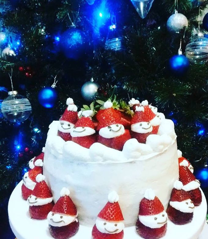 Una foto de Torta de Navidad Frutillas Noel