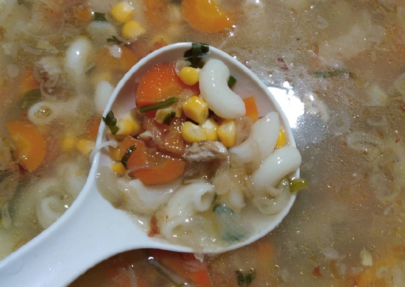 Sup ayam macaroni jagung.